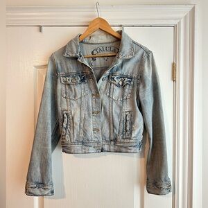 Aritzia Talula Edo denim jacket light wash.